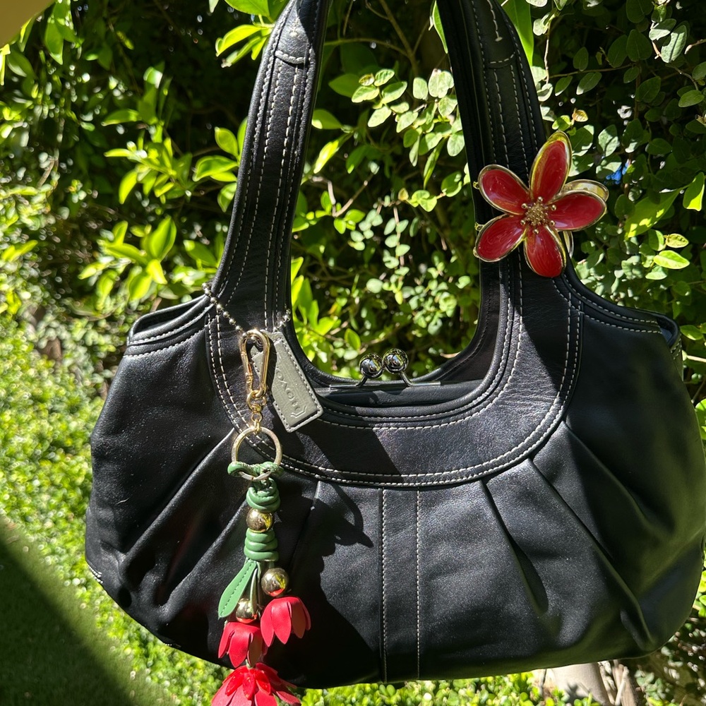 Coach Black Leather Pleated Kisslock Shoulder Bag F14379 Y2K Vintage